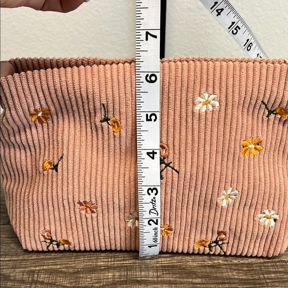 ✨Embroidered Mauve Corduroy Clutch/Make-up Bag 🌼 - Picture 7 of 9